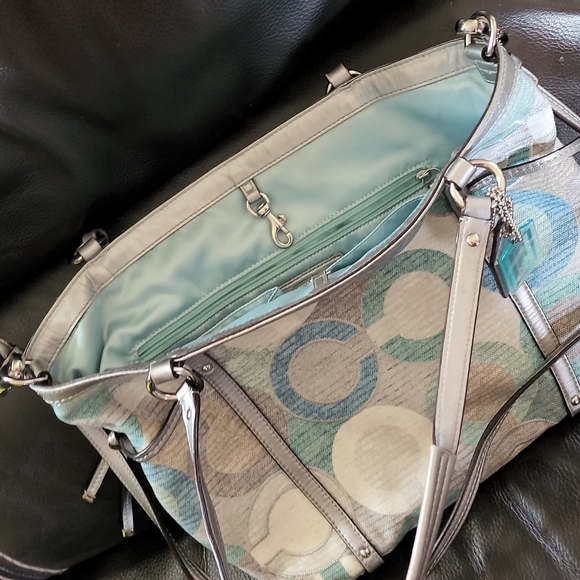 Coach Tote - Picture 4 of 4